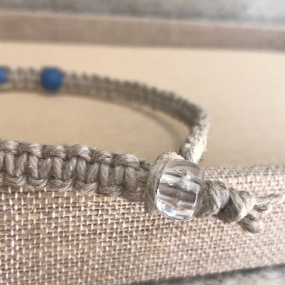 Blue stone hemp necklace - Picture 2 of 2